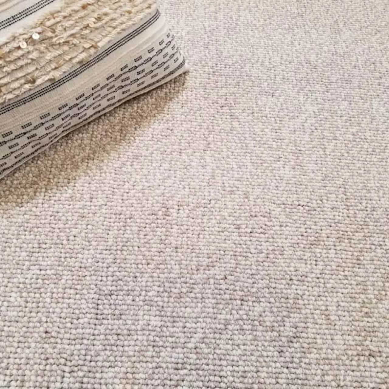 speckled: the heathered wool yarns create soothing colorways (color beige-light beige)