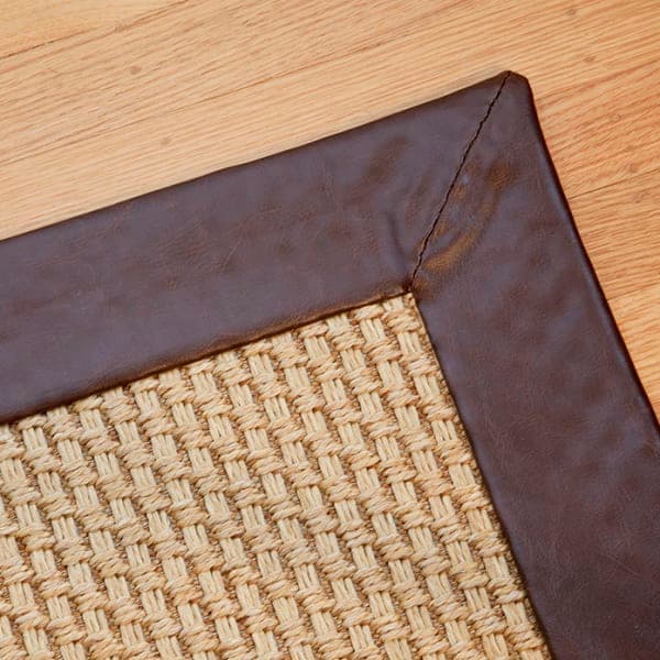 close-up: oxford with leatheressence binding and mitered corners